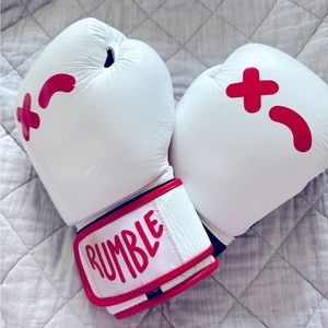 Rumble Boxing Gloves 16oz Pre-Owned Great Condition